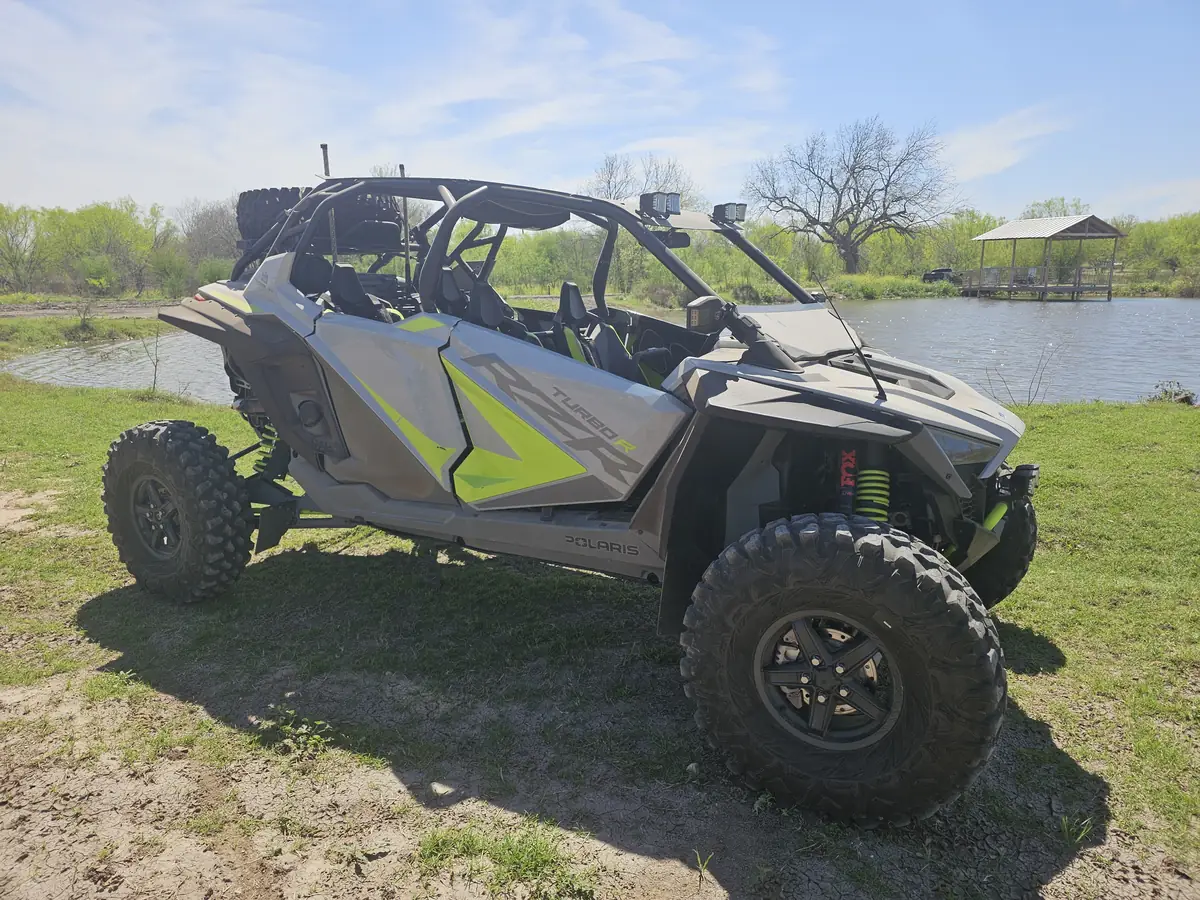 Polaris RZR Turbo R4 Ultimate UTV rental San Antonio